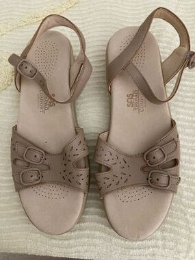 SAS Taupe Leather Buckle Slingback Sandals